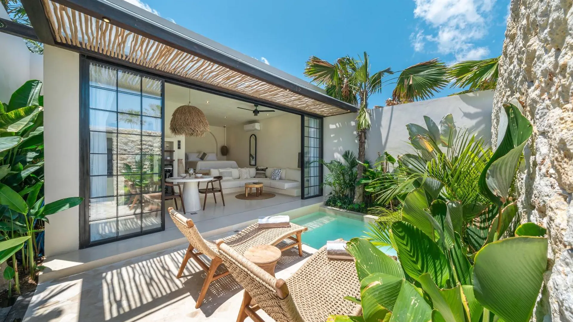 Casa Vera - Delightful 1-Bedroom Villas In The Heart Of Umalas Canggu 0*,  Indonesië